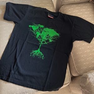 Interconnected World Tree t-shirt size M